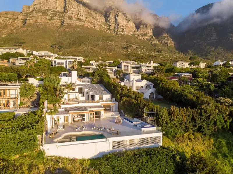 TWO VIEWS (CB155) in Camps Bay – photo 71
