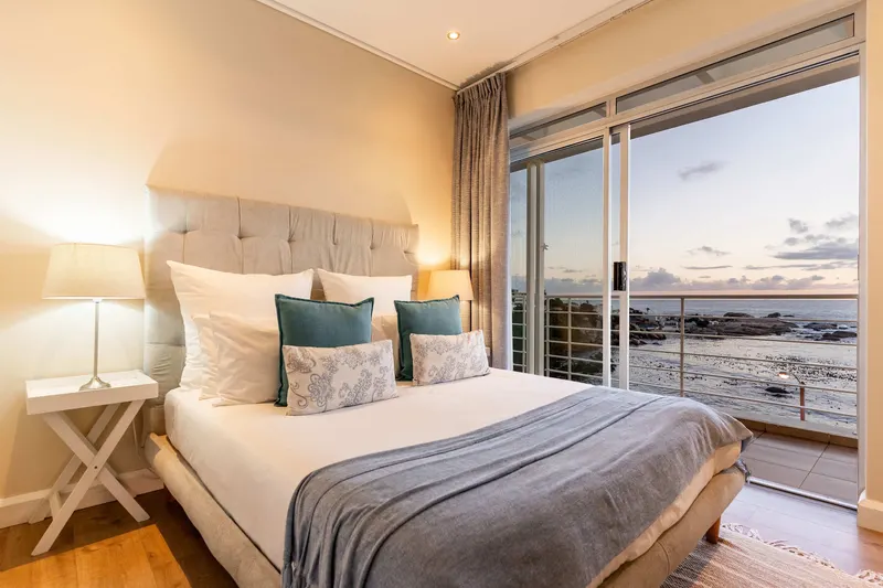 Sunset Azure Apartment in Camps Bay – photo 20