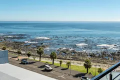 Skyshore Apartment in Mouille Point – photo 23 thumbnail