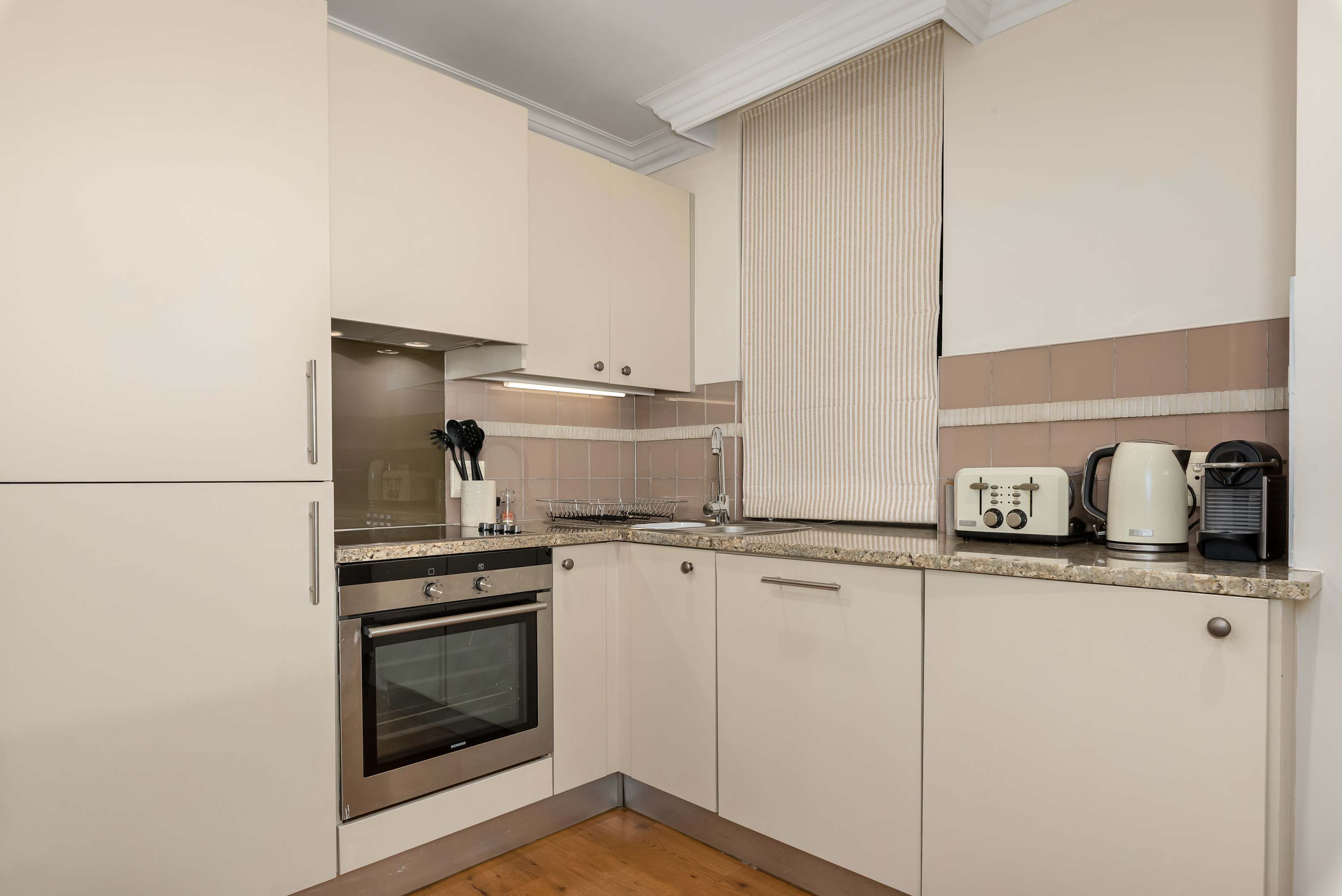 property_bd2cf52c-cca1-43f4-bebc-e87e6ed1d765_8