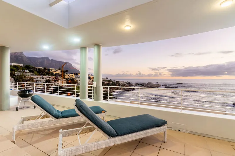 BALI SKYE PENT (CB019B) in Camps Bay – photo 31