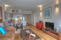 Beach Court Apartment in Sea Point – photo 3 thumbnail
