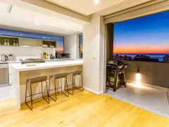 66 on K Luxury Penthouse in Fresnaye – photo 6 thumbnail