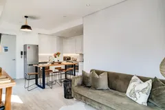 304 on N in Green point – photo 6 thumbnail