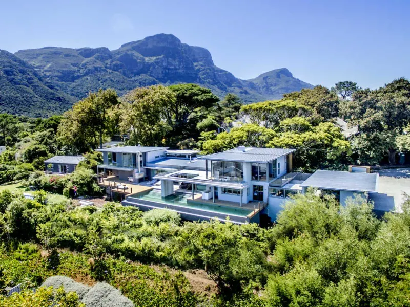 Villa Constantia in Bishopscourt – photo 1