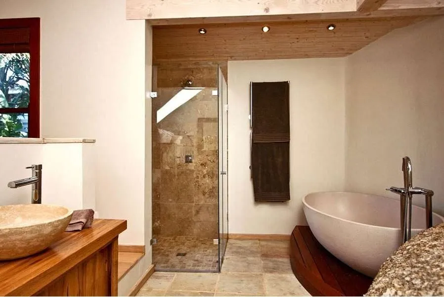 property_bed4c133-cb3b-42e9-b472-6cf8f556e2f2_6