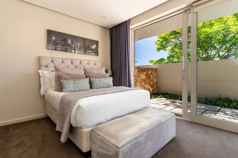 Green Point Grande in Green Point – photo 33