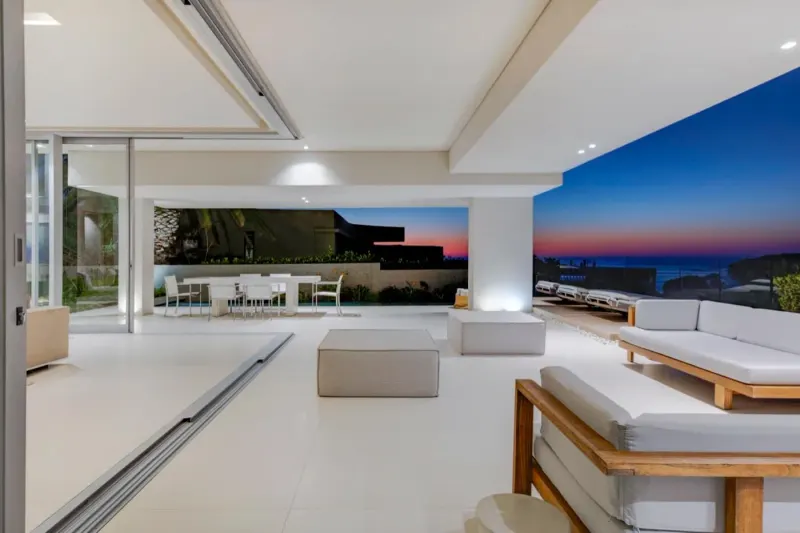 The Crescent in Camps Bay – photo 22