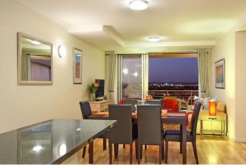 Horizon Bay 405 in Table View – photo 13