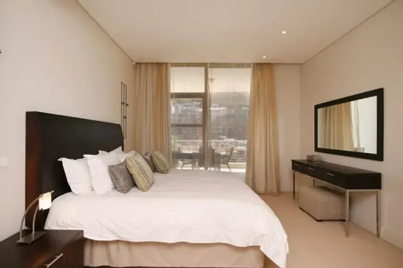 Pembroke 104 in V&A Waterfront – photo 4
