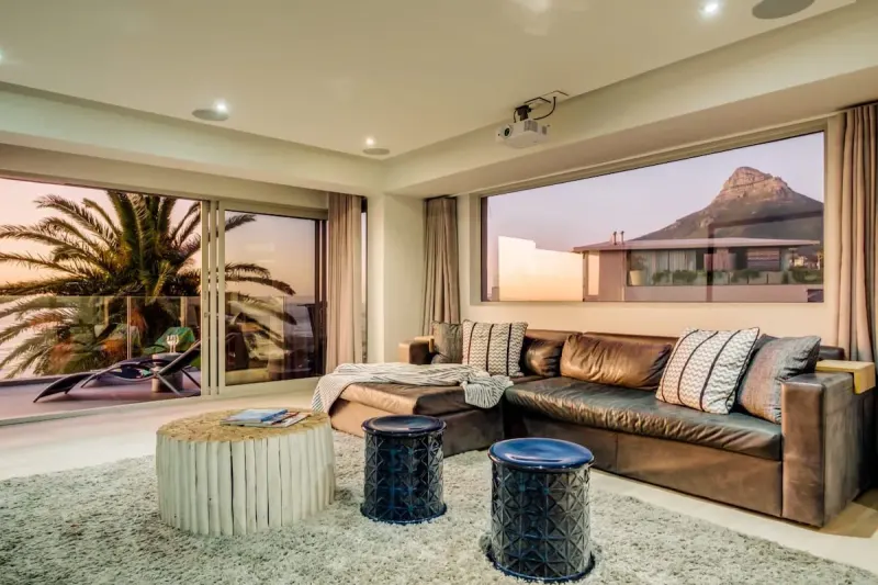 Houghton Penthouse in camps bay – photo 2