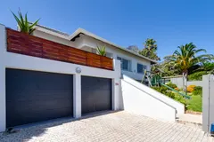 Camps Bay Deluxe in Camps Bay – photo 32 thumbnail