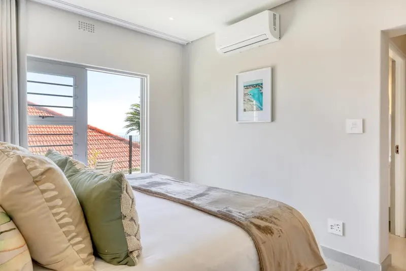 Lisburn On Clifton Beach House in Clifton – photo 7
