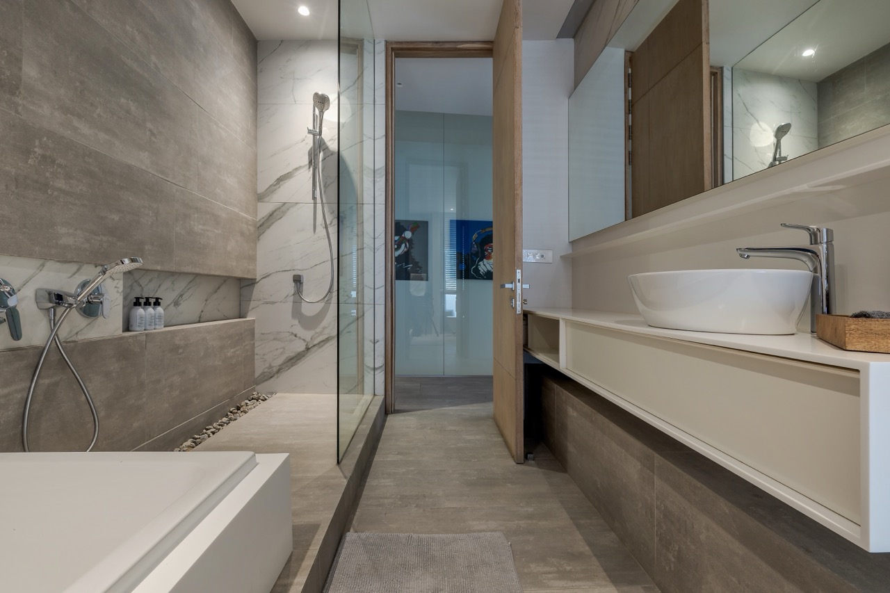 property_c1d07dbe-6c9f-4cbc-865c-01e8b81cc400_17