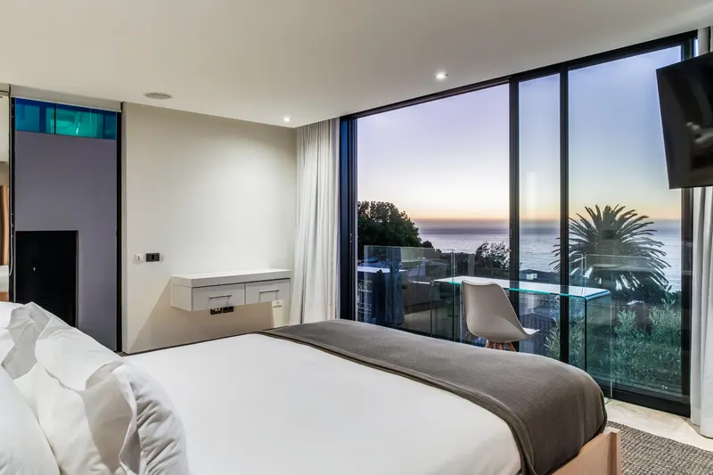 Prima Views in Camps Bay – photo 29