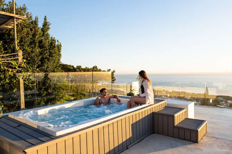 TWO VIEWS (CB155) in Camps Bay – photo 3