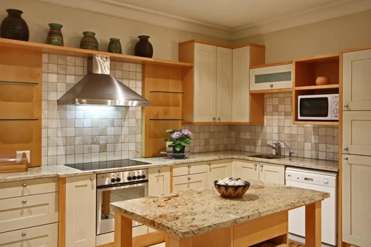property_c27bb2cd-e83f-4d87-ac27-7a108ce03295_9