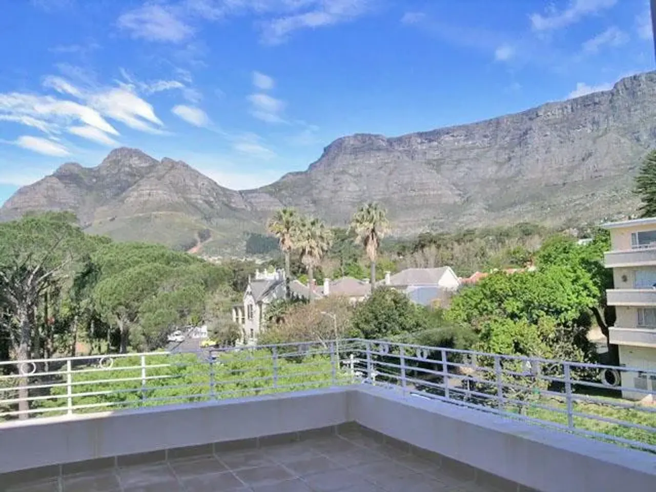Hof Penthouse in Gardens
