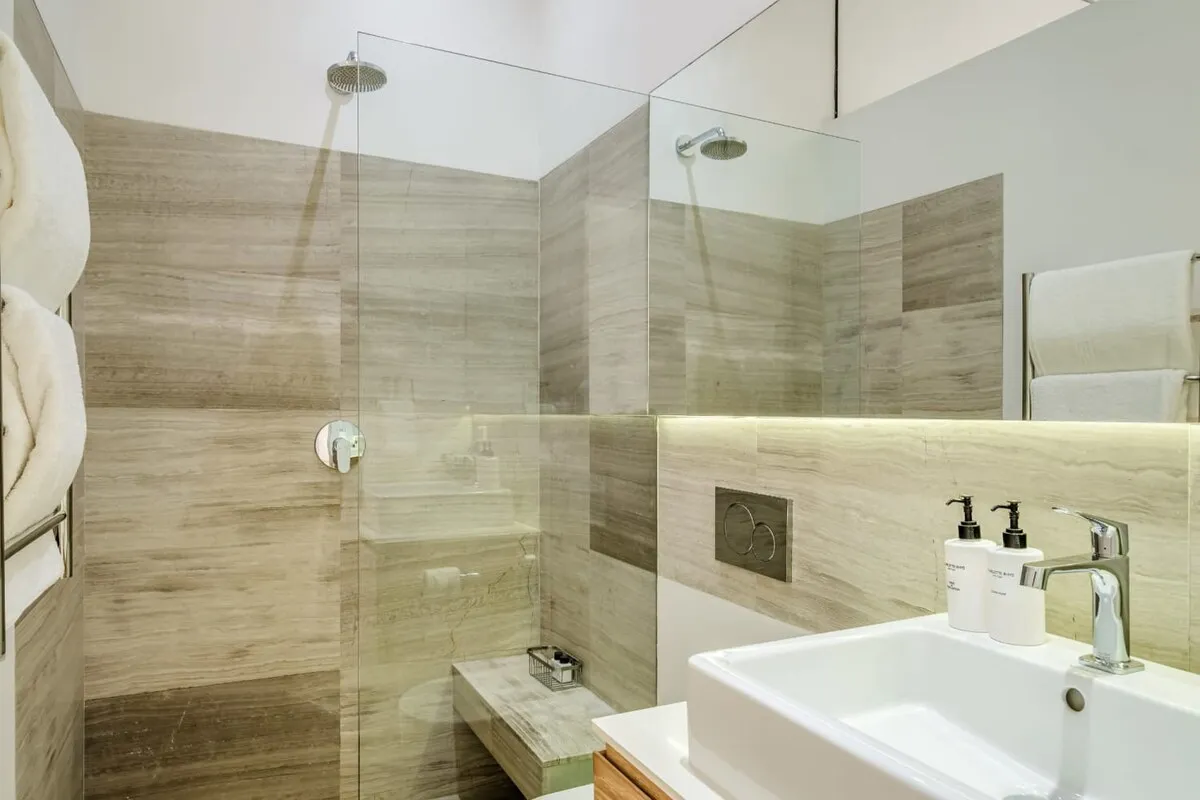 property_c313c33e-43bf-4dd8-80df-c884e52a7bdd_41