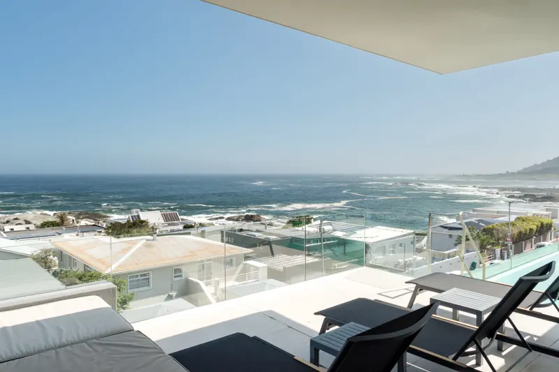 Blue Ocean Penthouse in Camps Bay – photo 32
