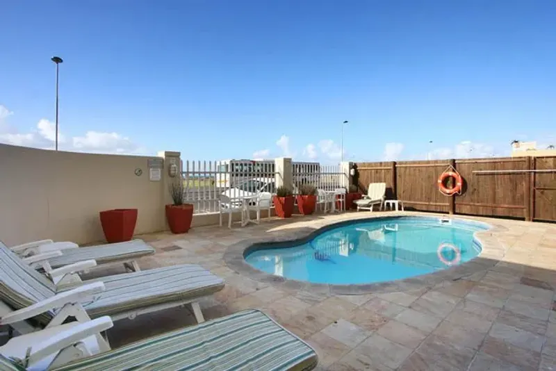 Atlantic Ridge Apartment in Mouille Point – photo 9