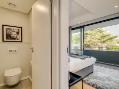 D on S Apartment in Three Anchor Bay – photo 3 thumbnail