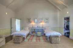 Vineyard Farmhouse in Constantia Heights – photo 3 thumbnail