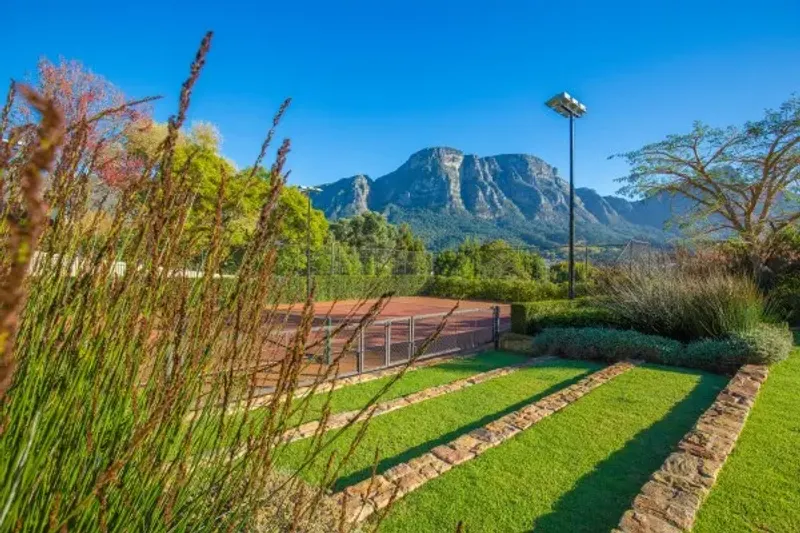 Hillwood Villa in Bishopscourt – photo 5