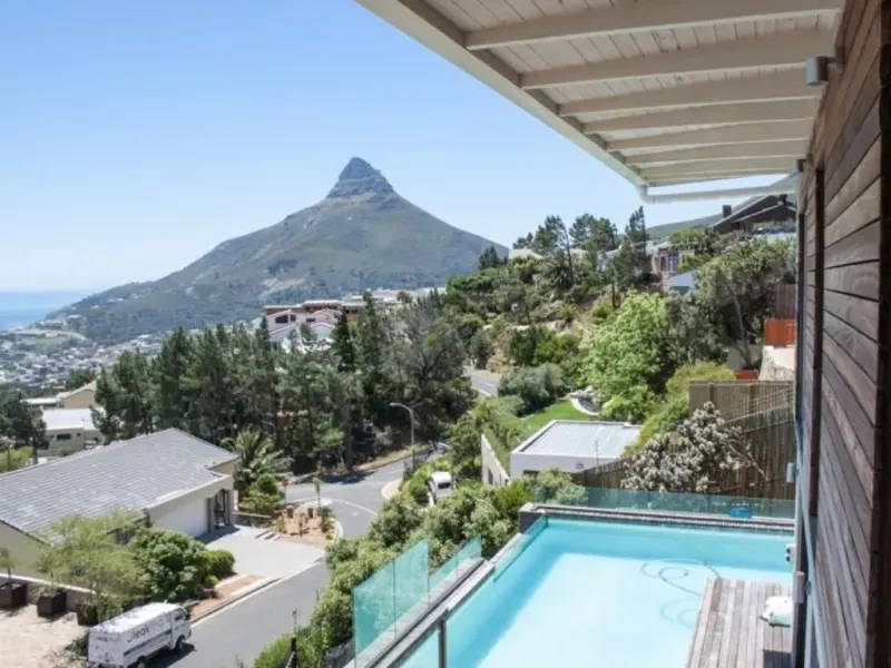 Camps Bay Upper Villa in Bakoven – photo 16