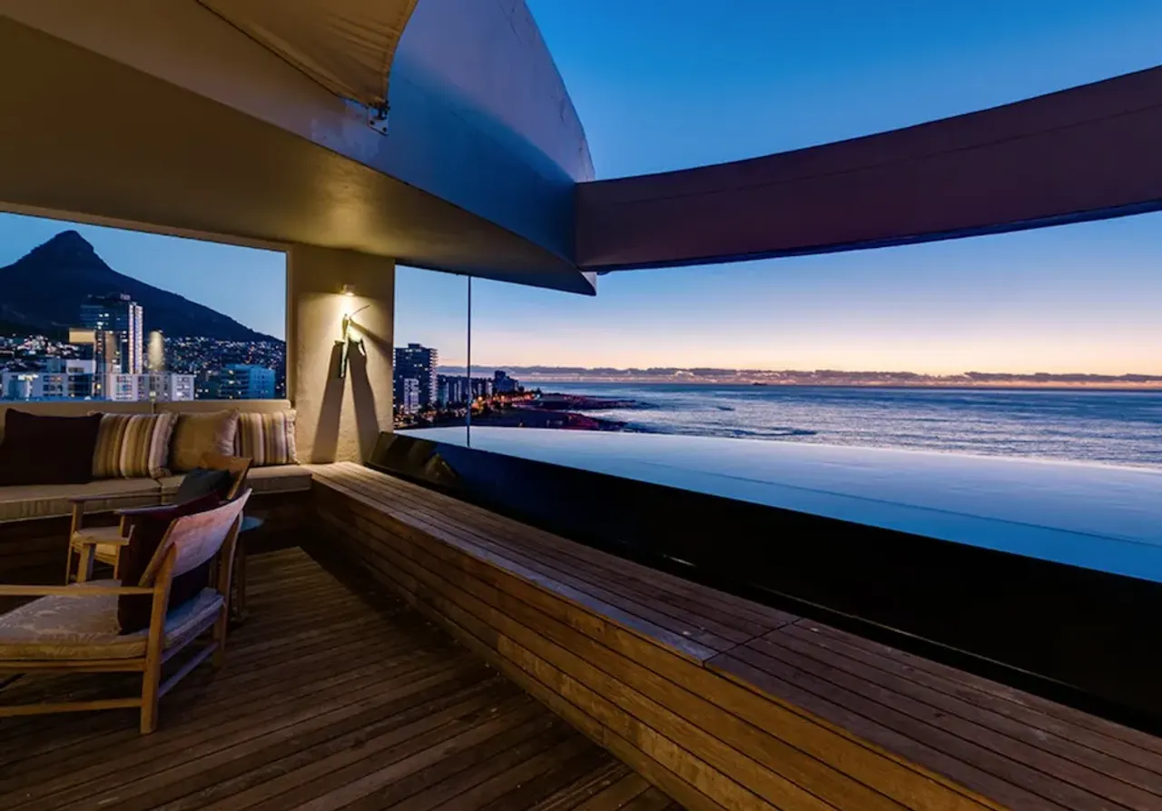 La Rive Penthouse in Mouille Point