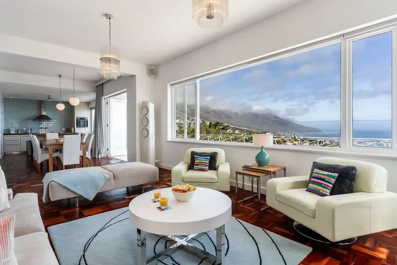 Picasso Villa in Camps Bay – photo 7