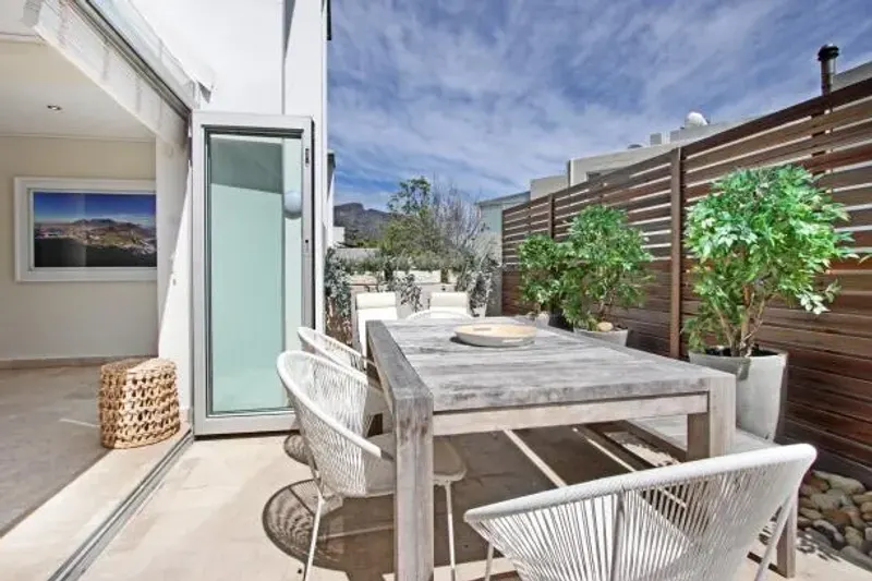 Dunkeld in Camps Bay – photo 18