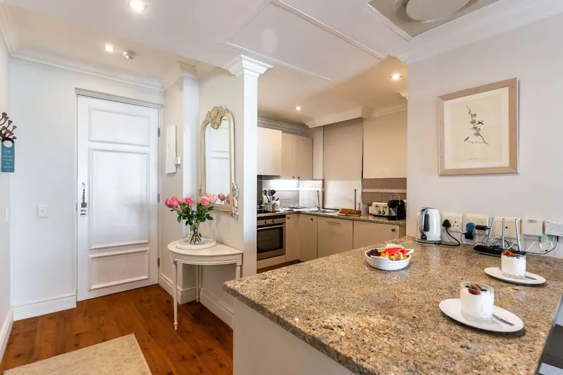 Cape Royale 615 in Green Point – photo 8