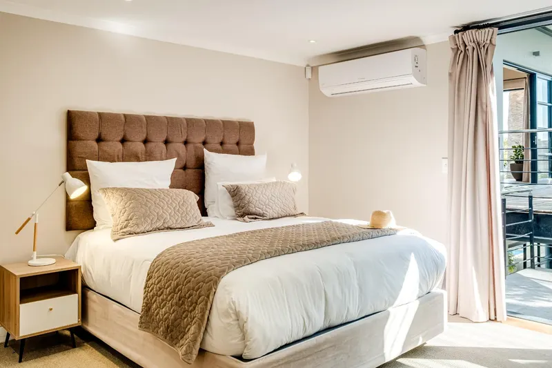 Central Escape in Camps Bay – photo 31