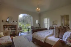 Vineyard Farmhouse in Constantia Heights – photo 7 thumbnail