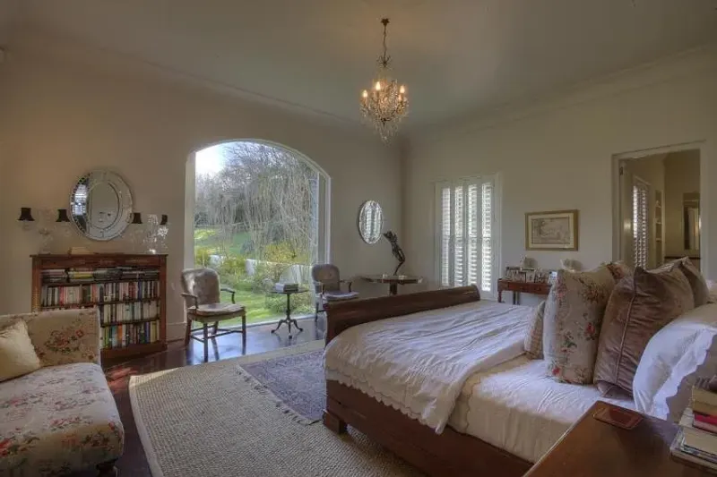Vineyard Farmhouse in Constantia Heights – photo 7
