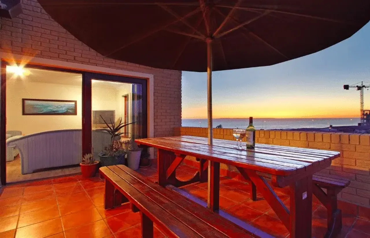 Apartment 12 La Mer in Bloubergstrand