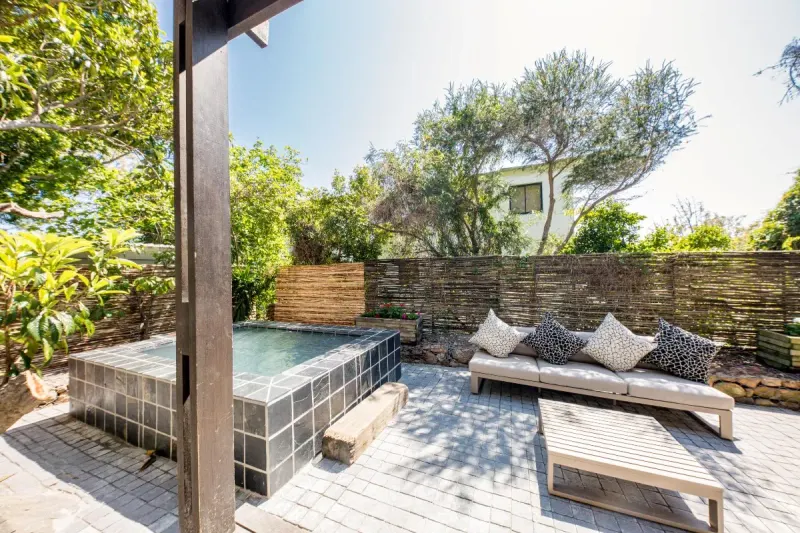 17 Geneva Lower in Camps Bay – photo 28