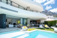 Ocean's 33 Villa in Camps Bay – photo 4 thumbnail