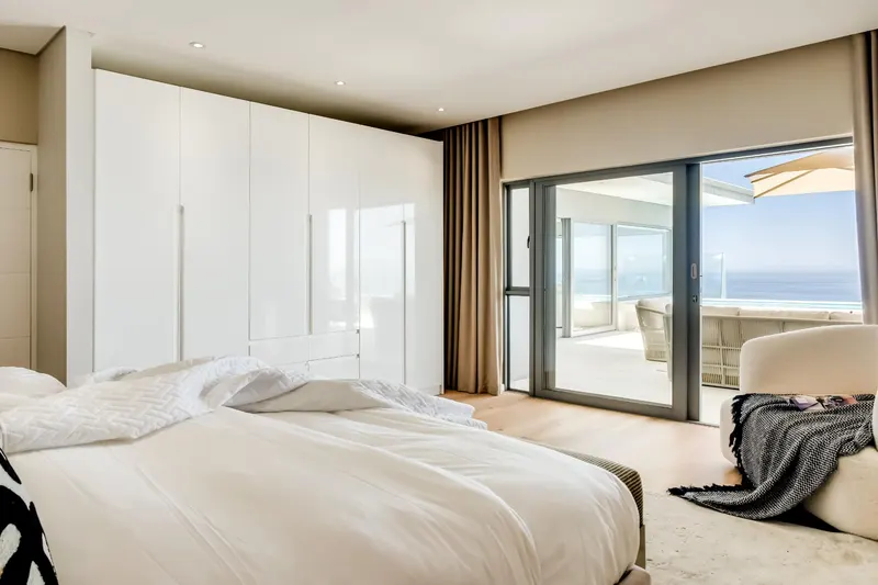 Khalanga Penthouse in Camps Bay – photo 23
