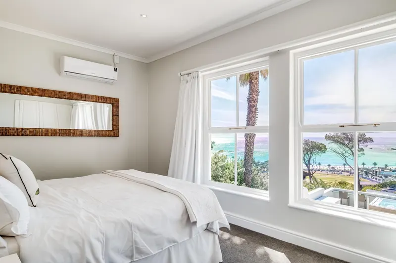 Villa Galazzio  in Camps Bay – photo 19