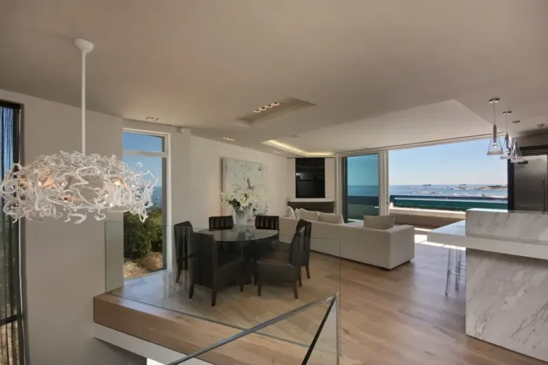 Victoria Rd Luxury Apartment 202 in Bakoven – photo 8