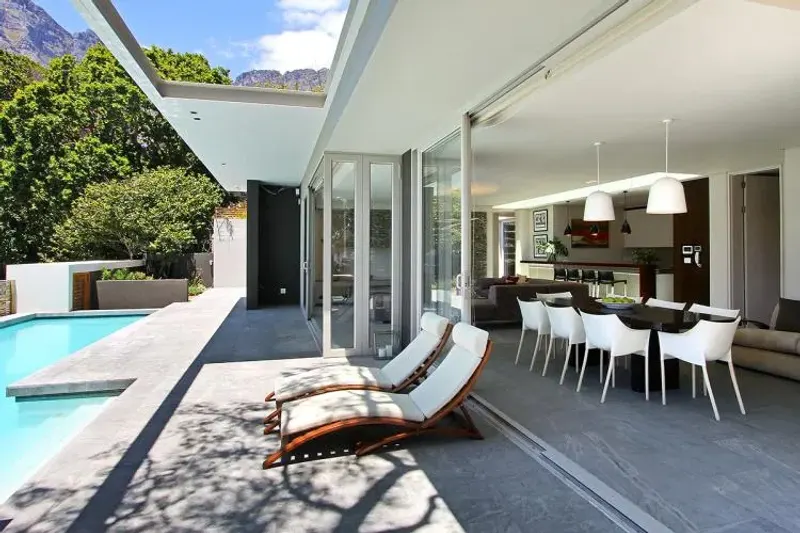 Blinkwater Villa in Camps Bay – photo 1