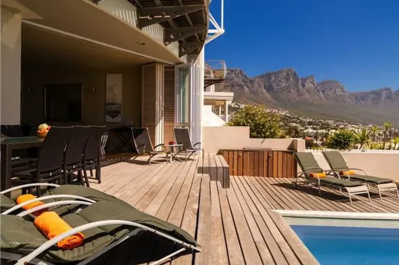 Beach Villa in Camps Bay – photo 2
