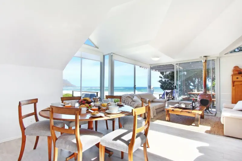 Glen Beach Vista House Upper Unit in Camps Bay – photo 7