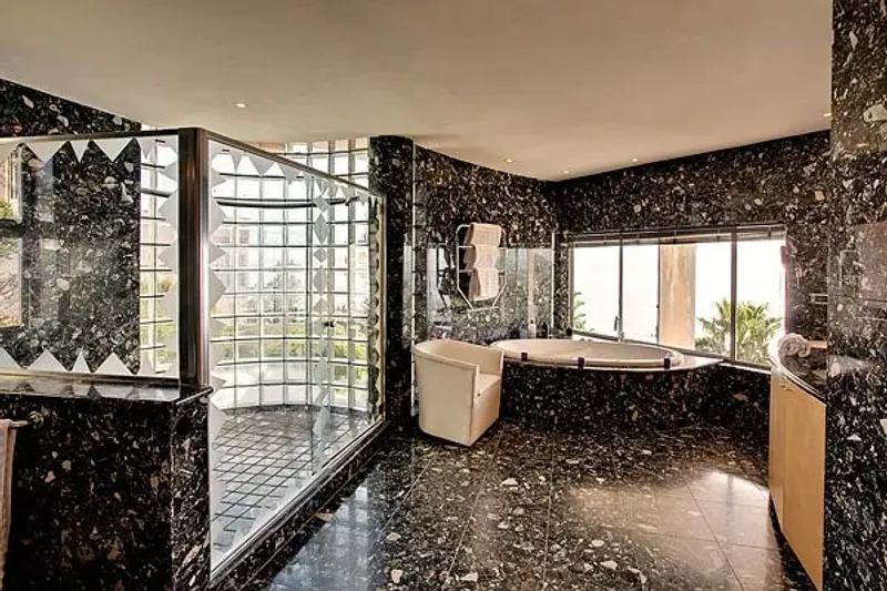 Bantry Bay Heights in Bantry Bay – photo 1