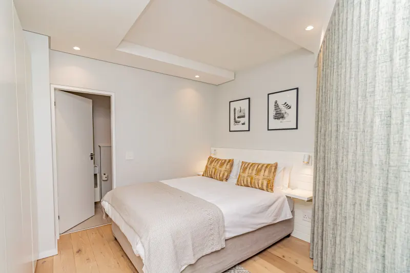 Scholtz Penthouse in Three Anchor Bay – photo 14