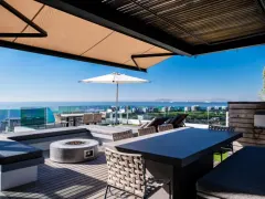 Penthouse on B in Green Point – photo 6 thumbnail