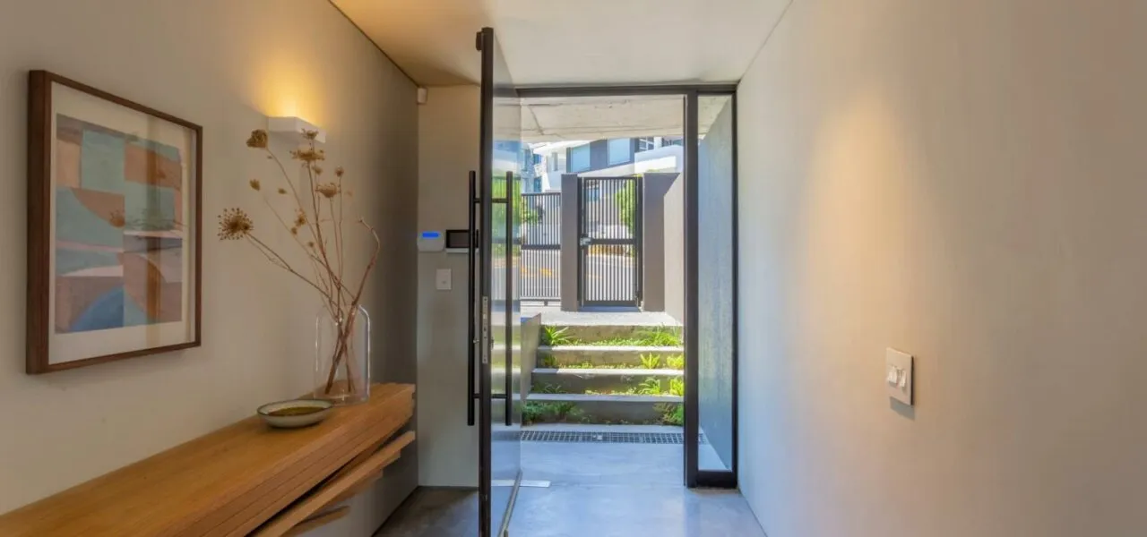 property_ca245feb-aa3a-40e9-94bc-4cf26d74e19a_9