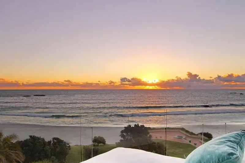 15 Views Penthouse in Camps Bay – photo 1